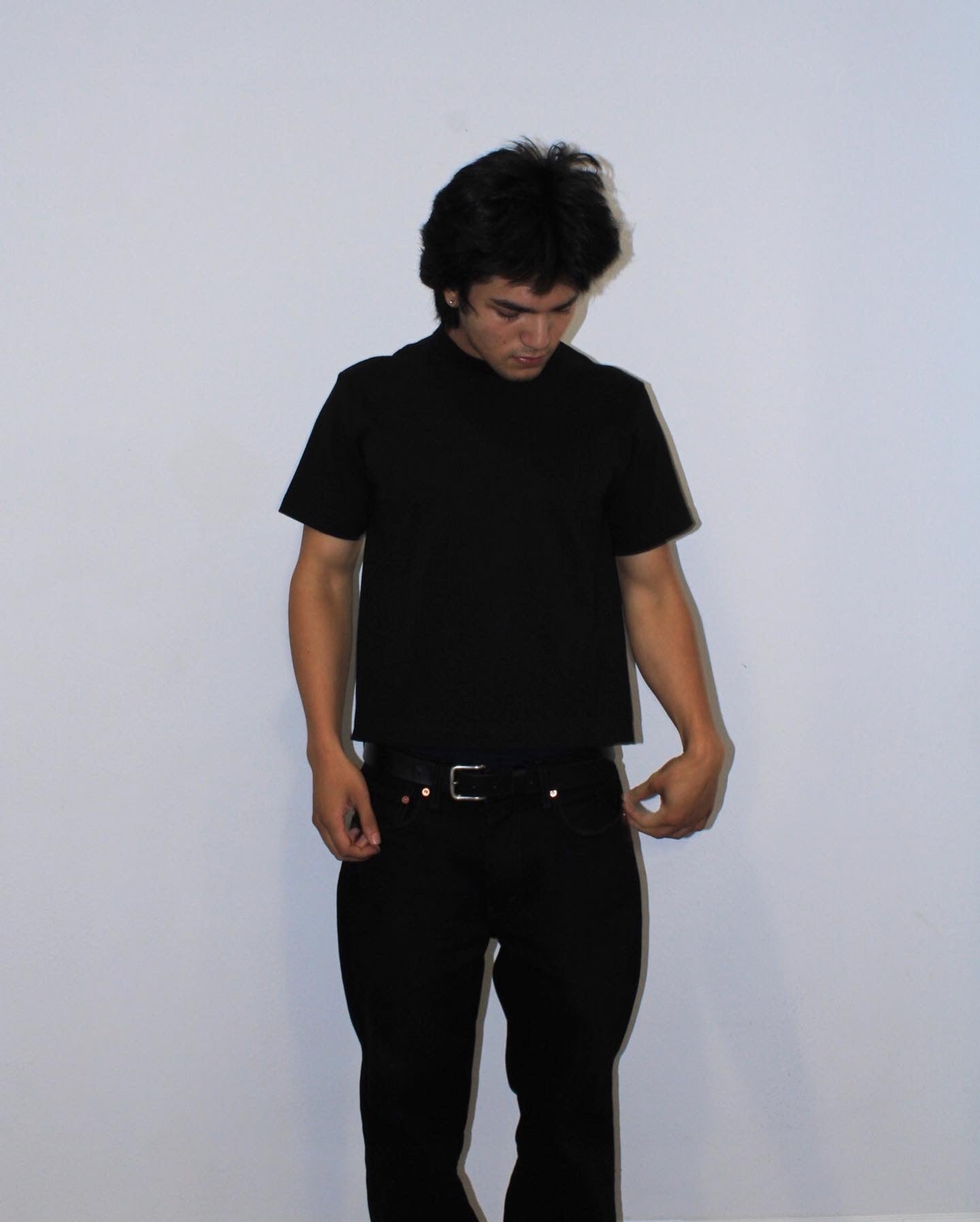 black cropped tee