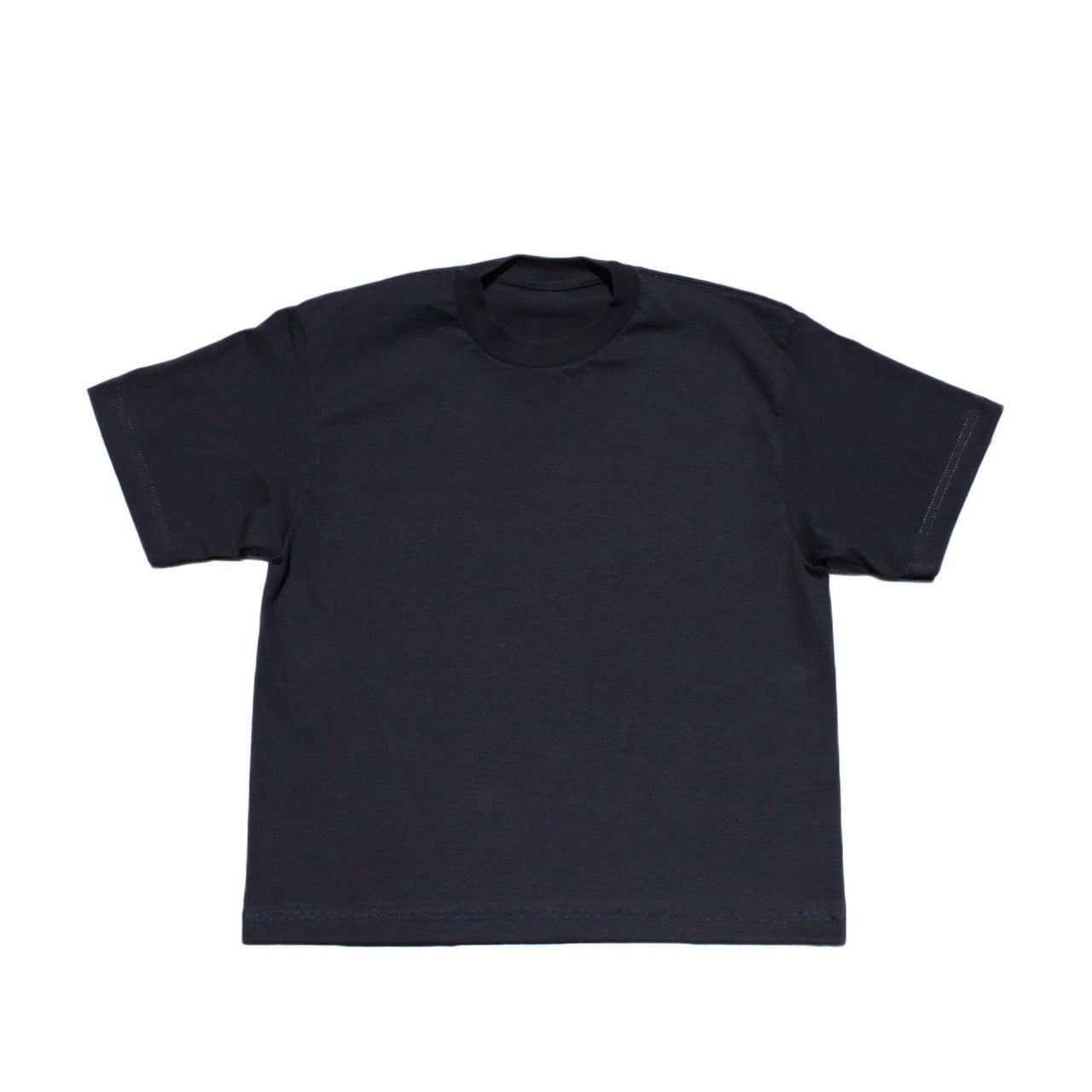 black cropped tee